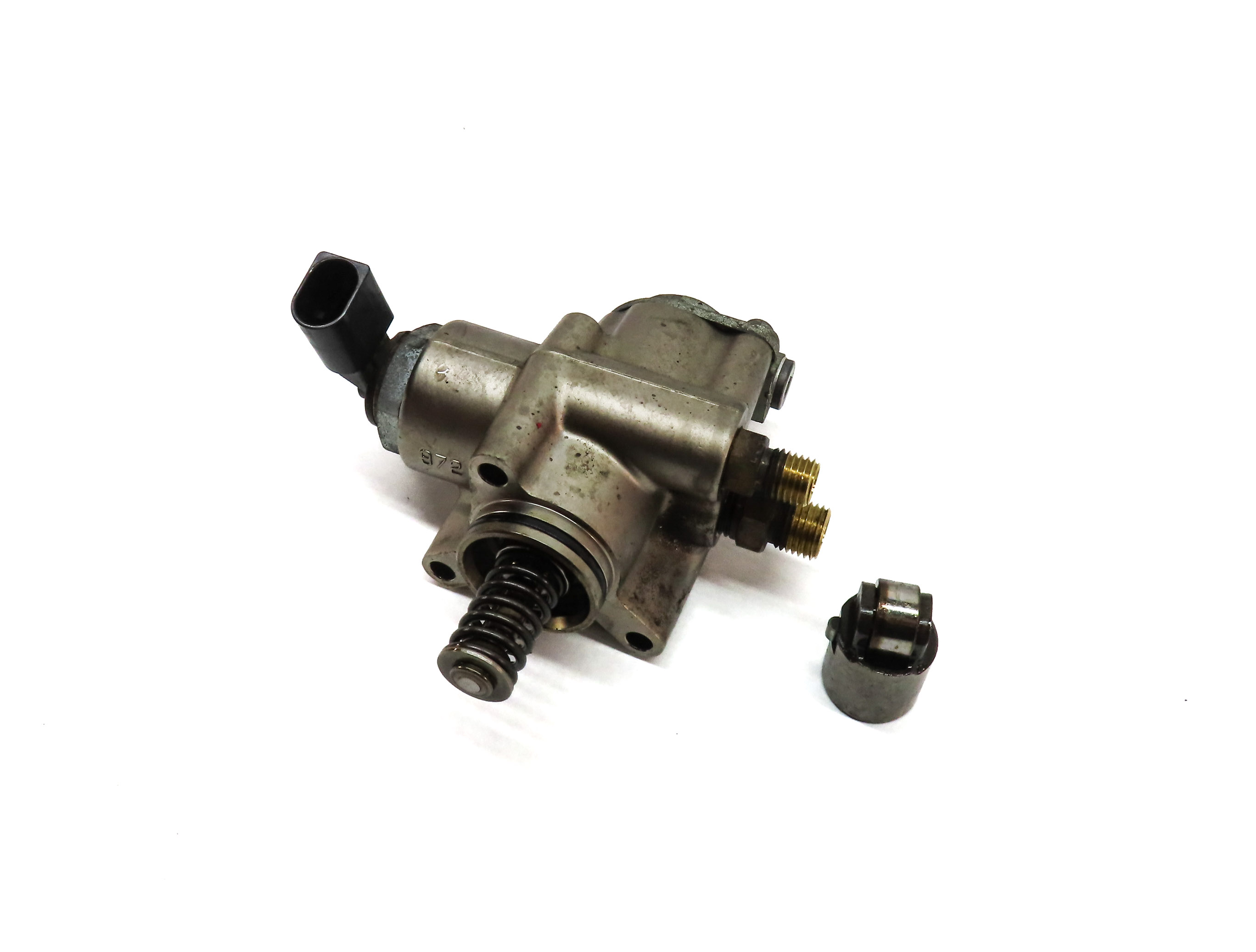 07-11 AUDI TOUAREG A6 A8 Q7 S4 S5 (B7 C6 D3 4L 8K 8T) RIGHT 4.2L HPFP FUEL PUMP — exact item pictured